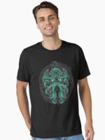 Great Cthulhu Essential T-Shirt