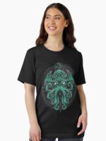 Great Cthulhu Essential T-Shirt