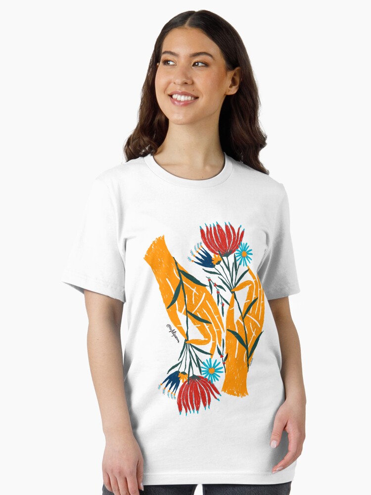 Buquê de Flores Essential T-Shirt