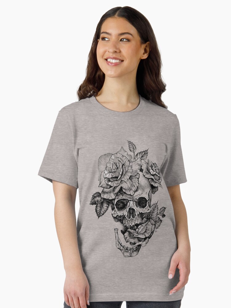 Skull And Roses Essential T-Shirt